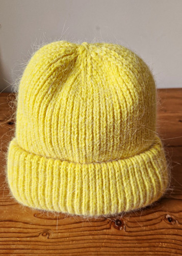 Cappello donna giallo maglia